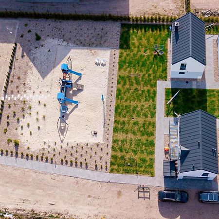 Siedlisko Na Wydmach, Domki Klimatyzowane ليبا المظهر الخارجي الصورة