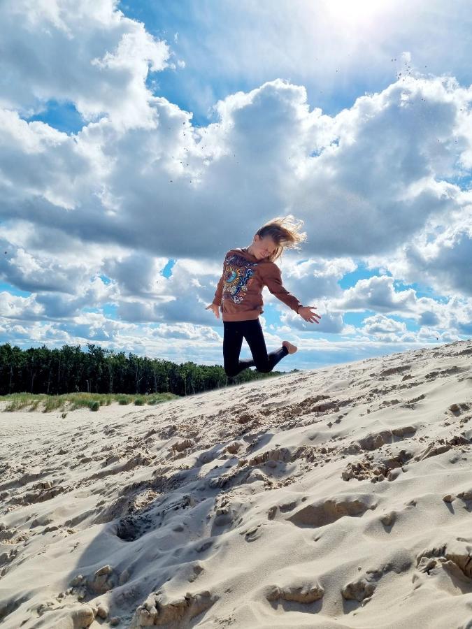 Siedlisko Na Wydmach, Domki Klimatyzowane ليبا المظهر الخارجي الصورة